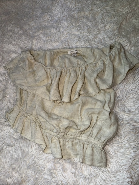 American Eagle Outfitters Tops - American Eagle Outfitters Cream Off-Shoulder Ruffle Crop Top